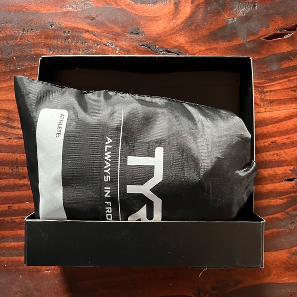 TYR Women’s Black AVICTOR 2.0 Tech Suit! - Picture 6 of 8